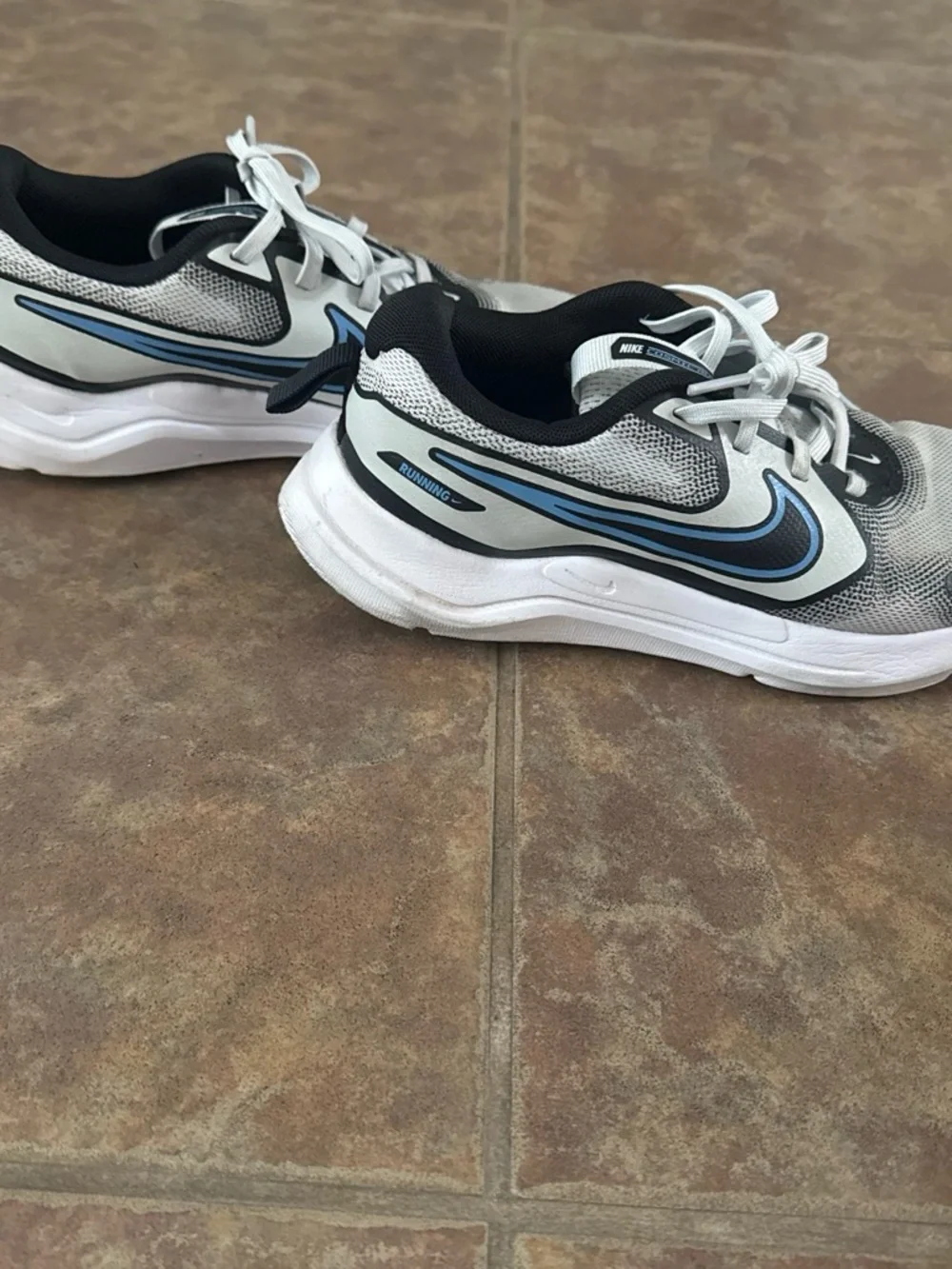 Nike Kids Running Sneakers in White, Black & Light Blue
